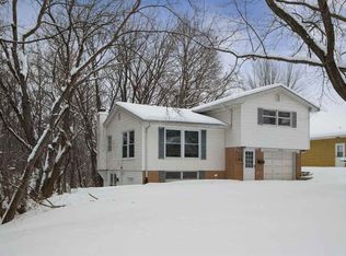 2932 8th St, Moline, IL 61265