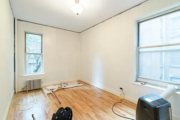 Rented by Bond New York | media 23