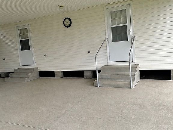 3rd image of 180 W 45th St