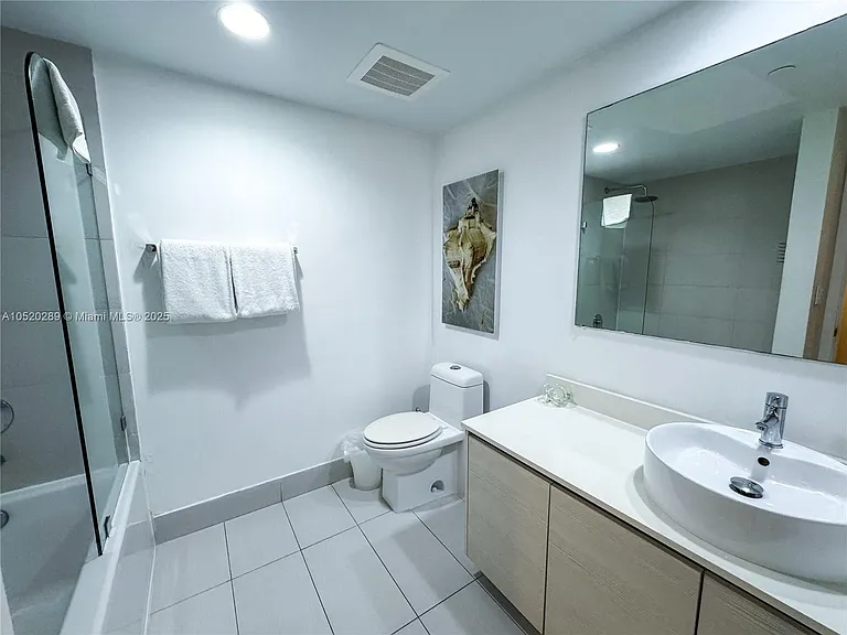 2602 E Hallandale Beach Blvd #2008A — Photo 13