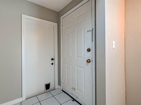 4th image of 17103 Blackhawk Blvd