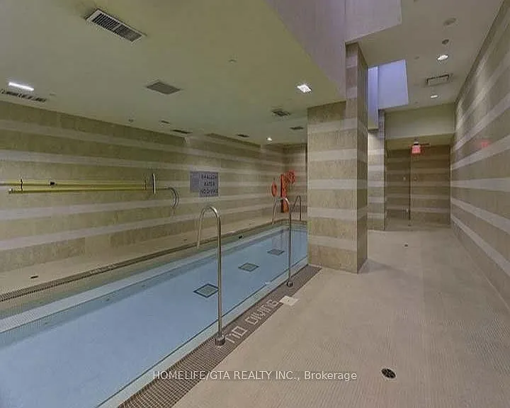70 Roehampton Ave #1914 — Photo 21