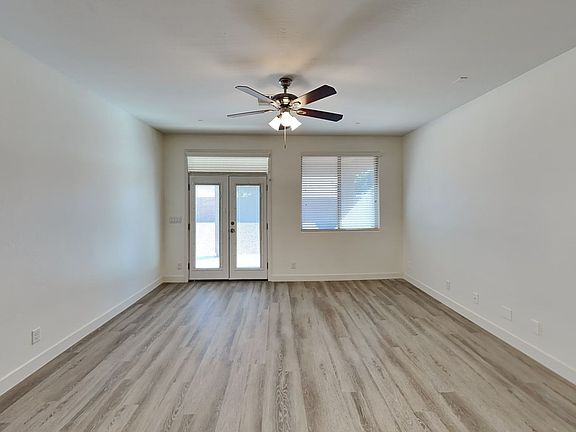 3rd image of 3611 E Longhorn St
