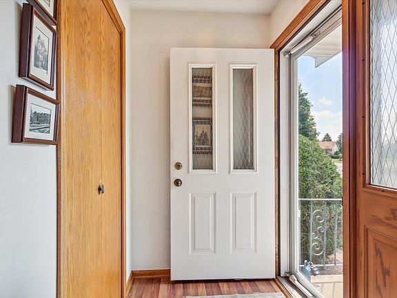 4th image of 4031 Devereaux Dr