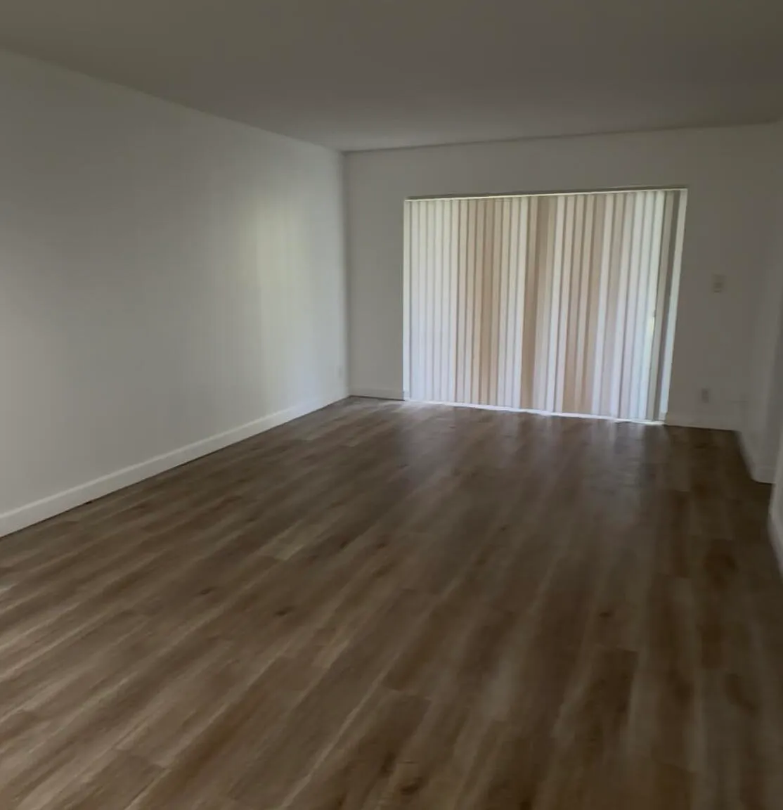 2 bed, 2.0 bath, 949 sqft, $1,850 — Photo 2