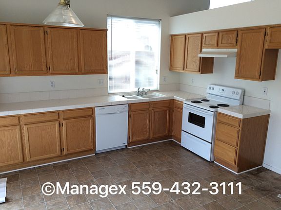 3rd image of 2417 E El Paso Ave