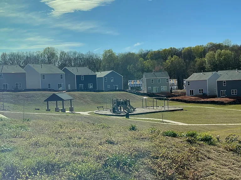 2131 Redstone Dr — Photo 18