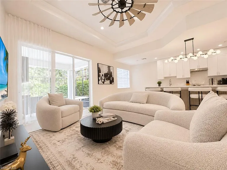 12667 Biscayne Ct — Photo 23