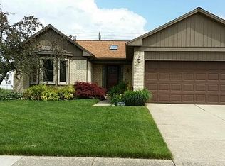 2601 Taylor Dr, Troy, MI