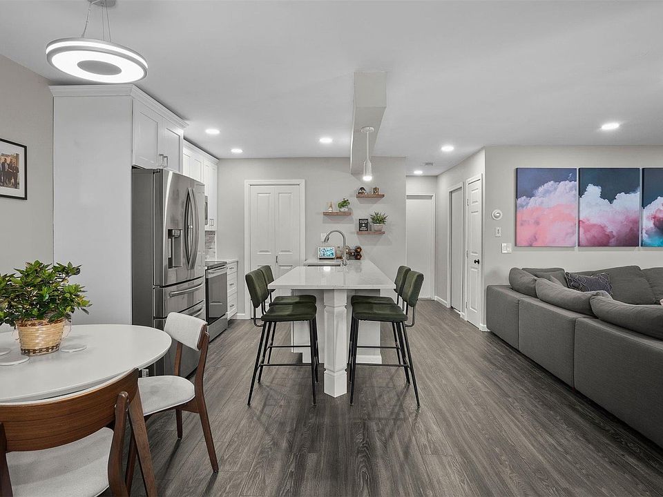 1st image of 23 Richmond Boulevard #4A
