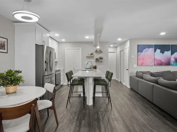 23 Richmond Boulevard #4A, Ronkonkoma, NY 11779