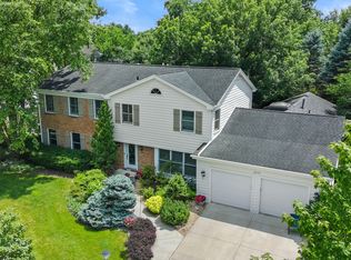 4049 Michelline Ln, Northbrook, IL 60062