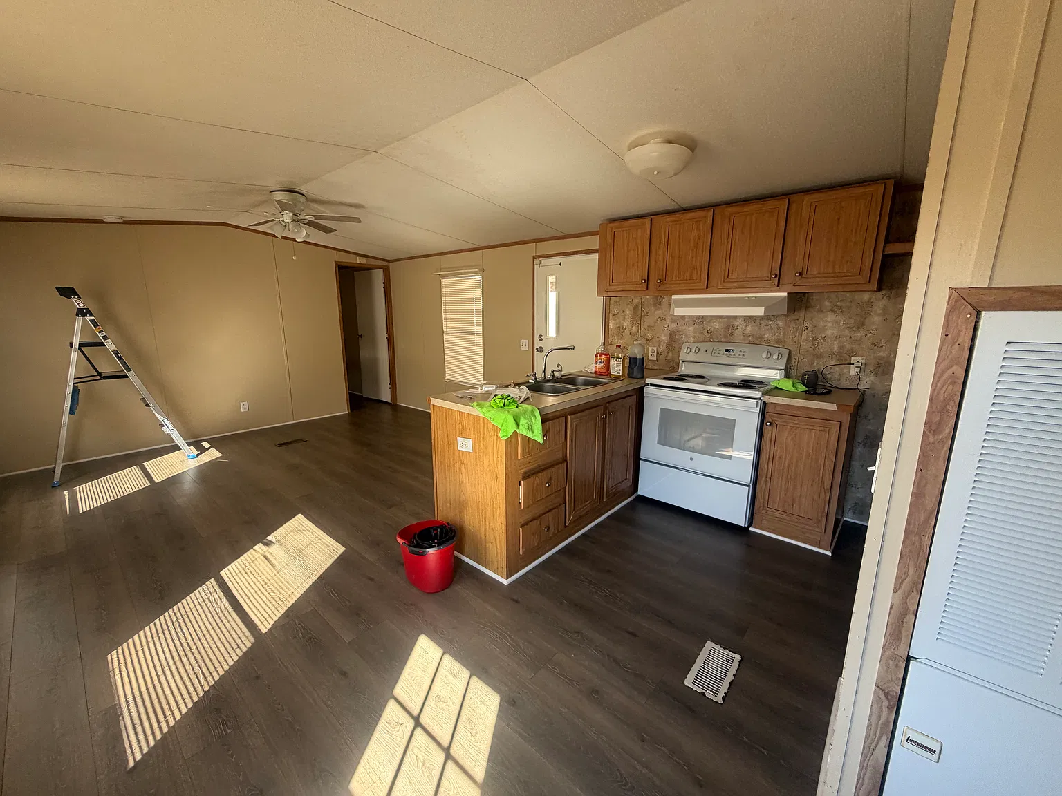 2 bed, 744 sqft, $1,000 — Photo 2