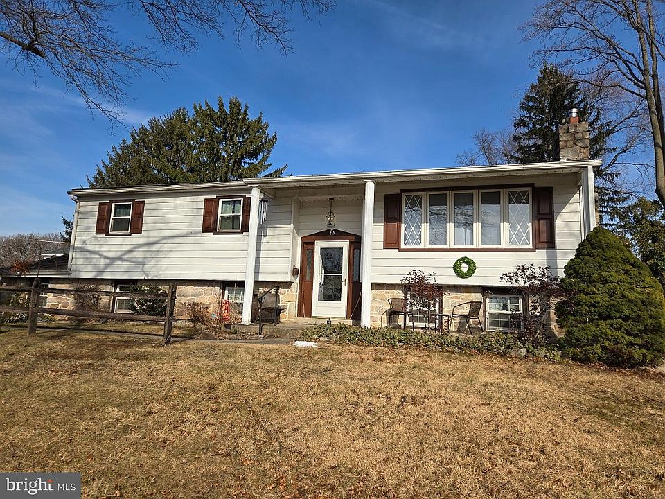 1st image of 8 Juniper Dr