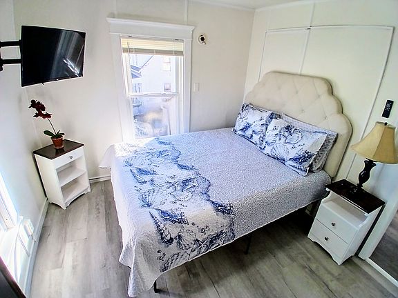 3rd image of 57 Cedar Ave #4
