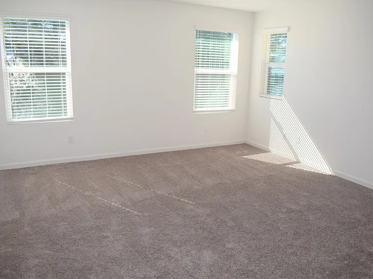 60 Molveno Dr — Photo 13