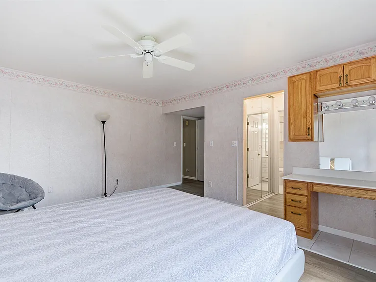 1235 S Maple Rd #201 — Photo 26