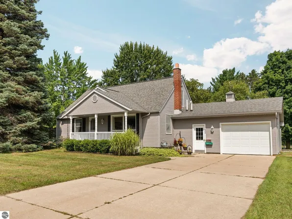 624 Fenton St, Kingsley, MI 49649