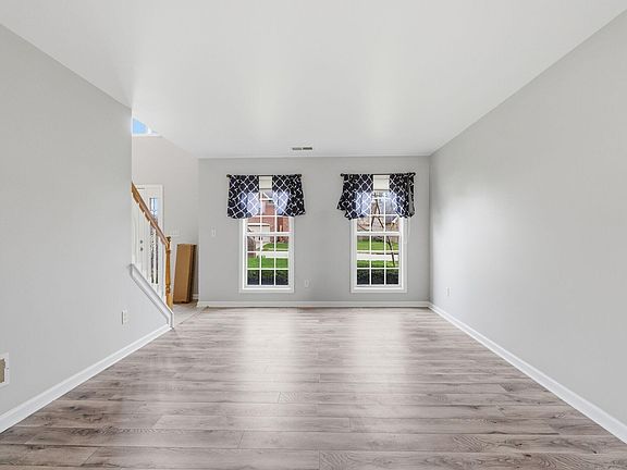 4th image of 159 Irving Ln