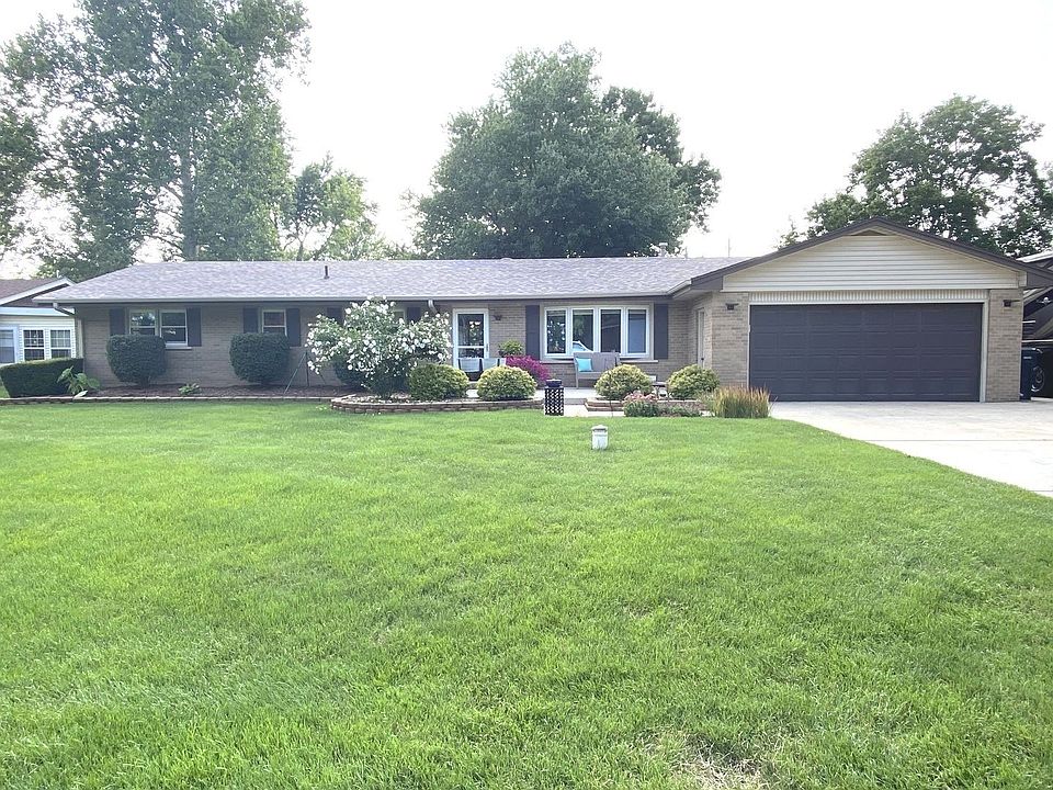 1st image of 818 N Prairie View Dr