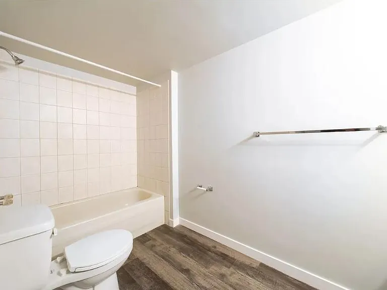 32 Holmes St — Photo 5