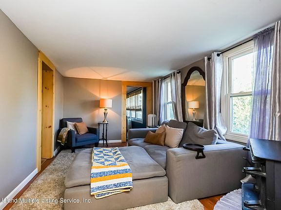 3rd image of 552 Rockaway St