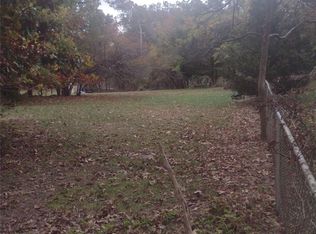 Seymour Ln, Medford, NY 11763