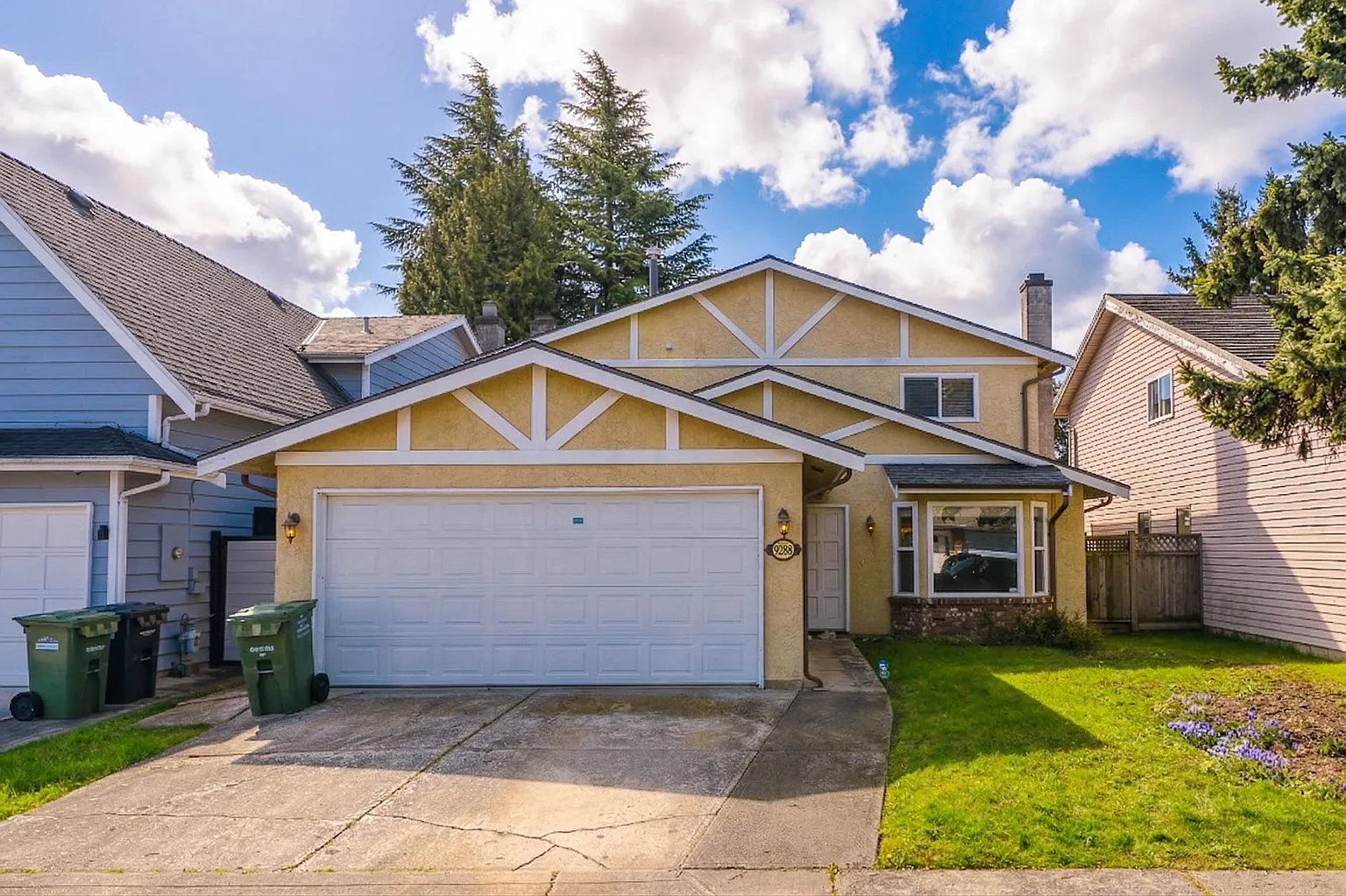 9288 Romaniuk Dr photo 1