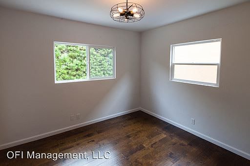 4th image of 2125 Las Colinas Ave