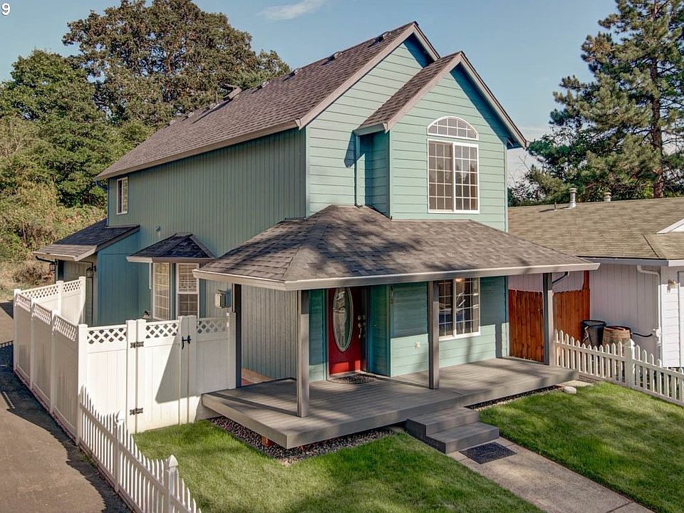 1st image of 4613 NE Leverich Ct