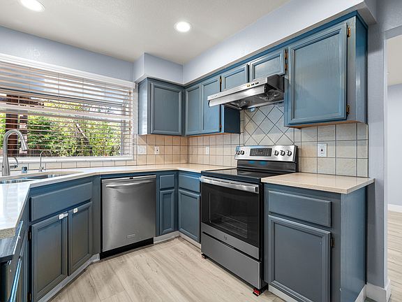 4th image of 6007 Porto Alegre Dr