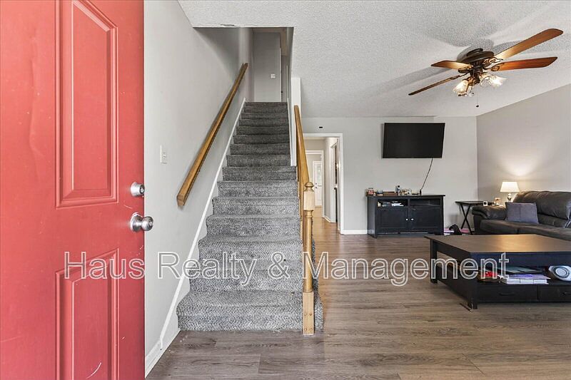 1st image of 114 Cunningham Pl APT B