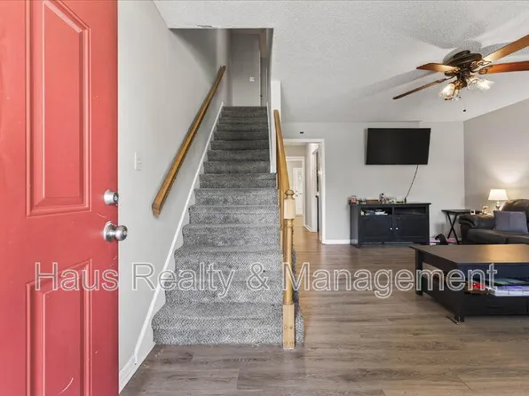 114 Cunningham Pl APT B, Clarksville, TN 37042