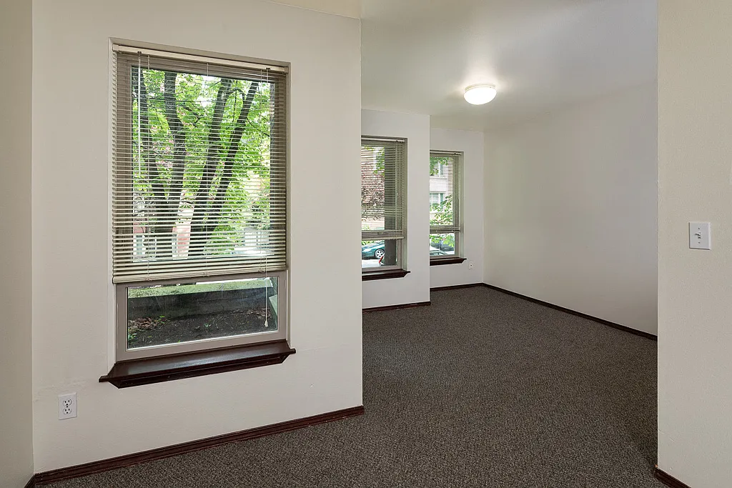 Cascade Court Apartments — Photo 3