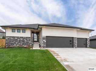 8016 N 167th St, Bennington, NE 68007