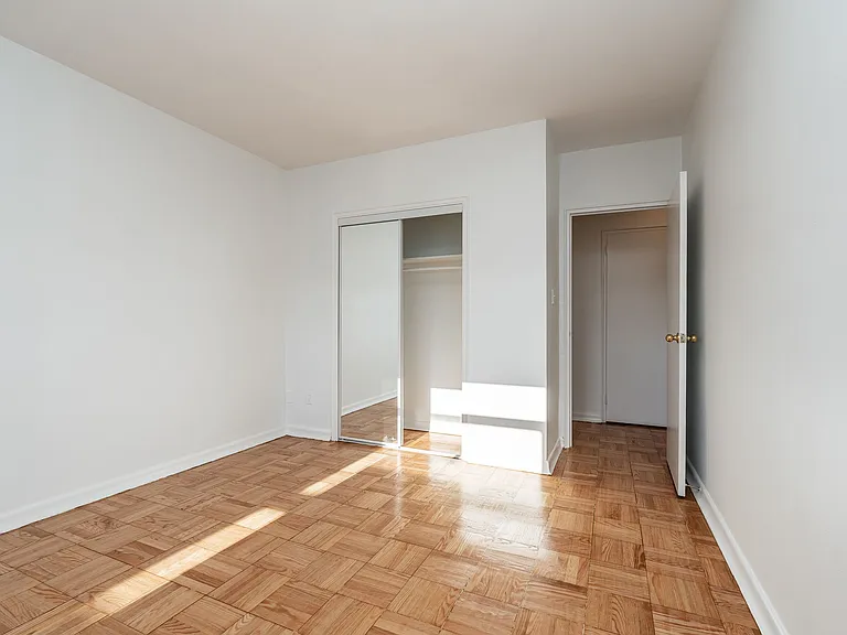 31 Paxtonia Blvd #50125B-302 — Photo 9