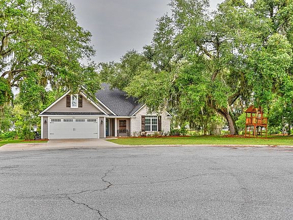 3rd image of 925 Heron Ln