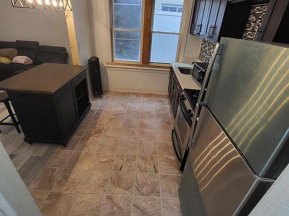 3rd image of 18510 Hillside Ave #2R