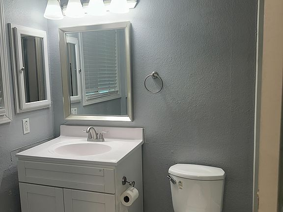 4th image of 5244 Palm Ave
