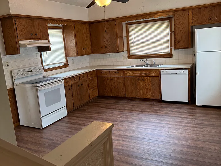 S70W13650 Tess Corners Dr #50 — Photo 2