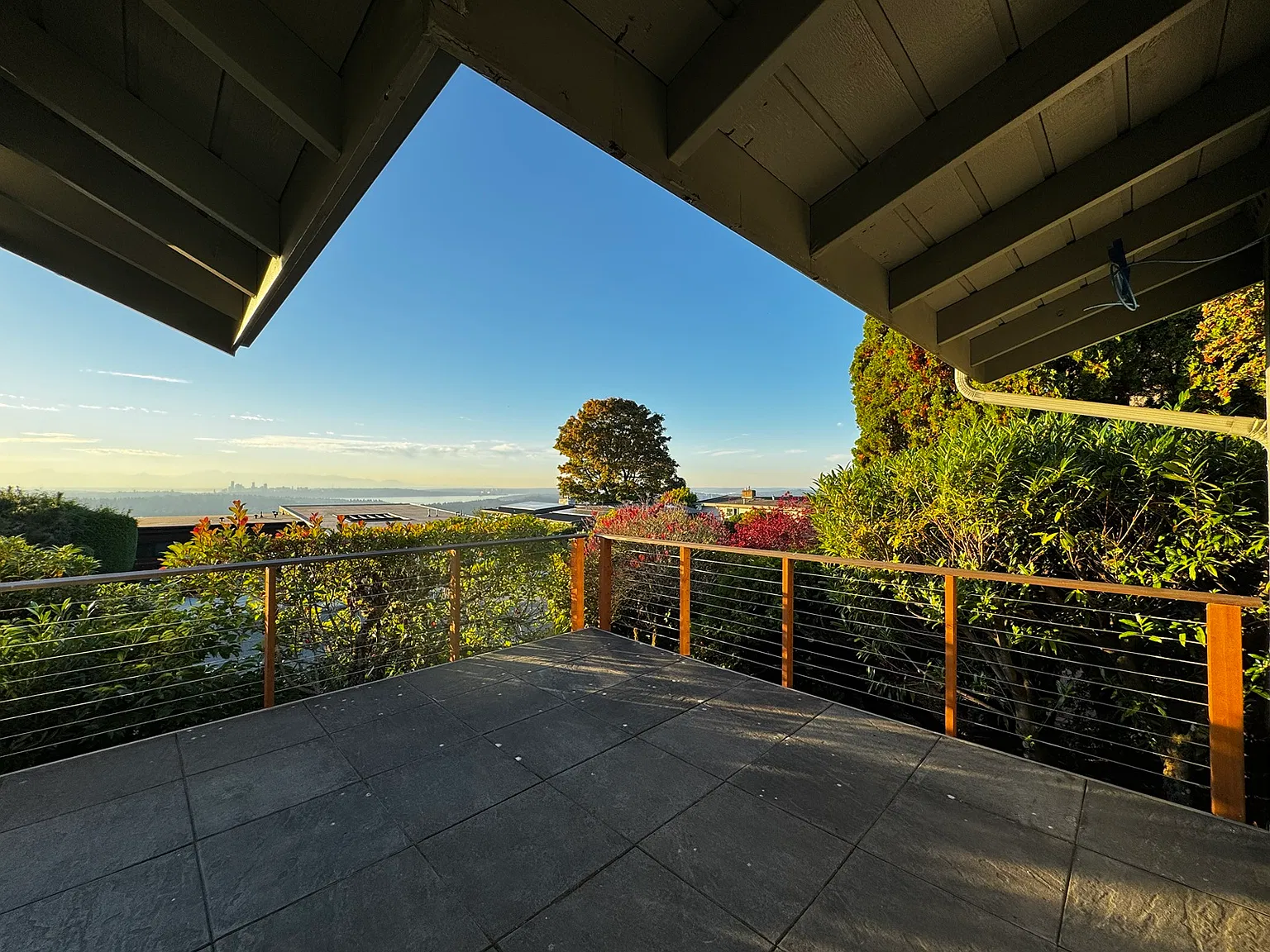 4 bed, 2.5 bath, 2170 sqft, $6,200 — Photo 3