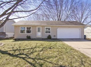 2215 W 45th St, Davenport, IA 52806