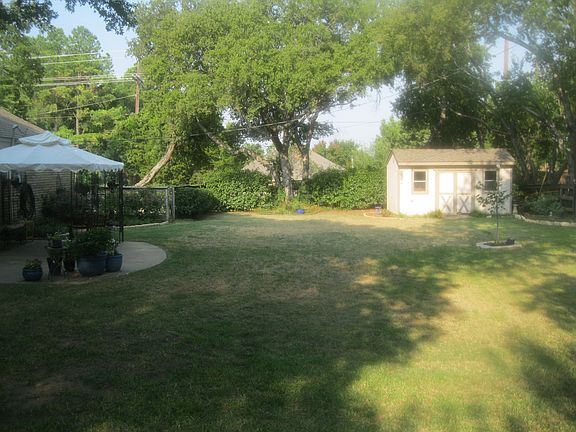 3rd image of 101 Village Estates Dr