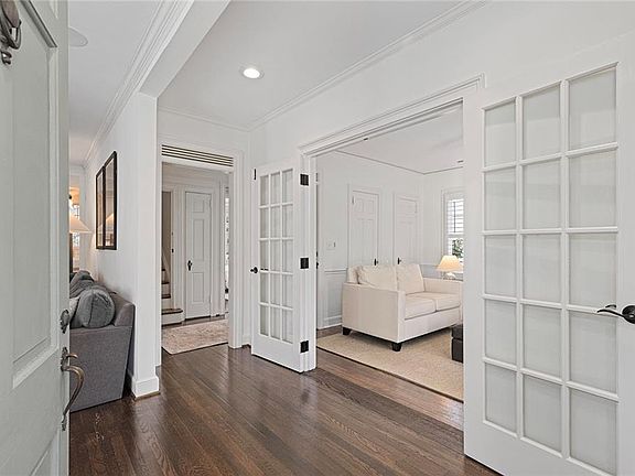 5th image of 361 Redland Rd NW