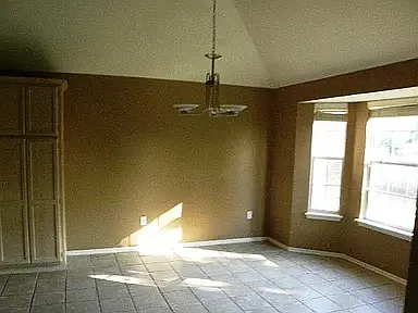 13004 Almond Dr — Photo 4