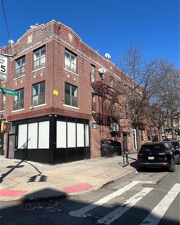 2nd image of 401 Troy Ave