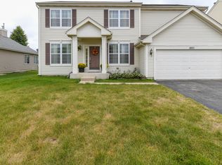 1883 Lake Bluff Ln, Hampshire, IL 60140