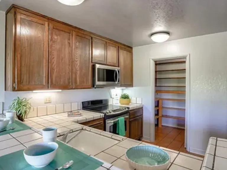 311 Vista Heights Rd — Photo 3