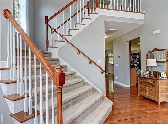 5th image of 1618 Ambergate Dr