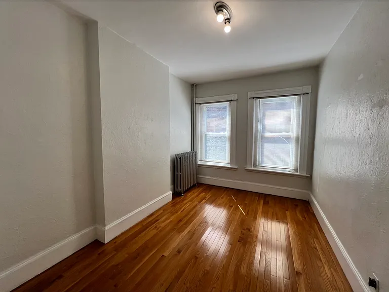 24 Isabella St #3 — Photo 3